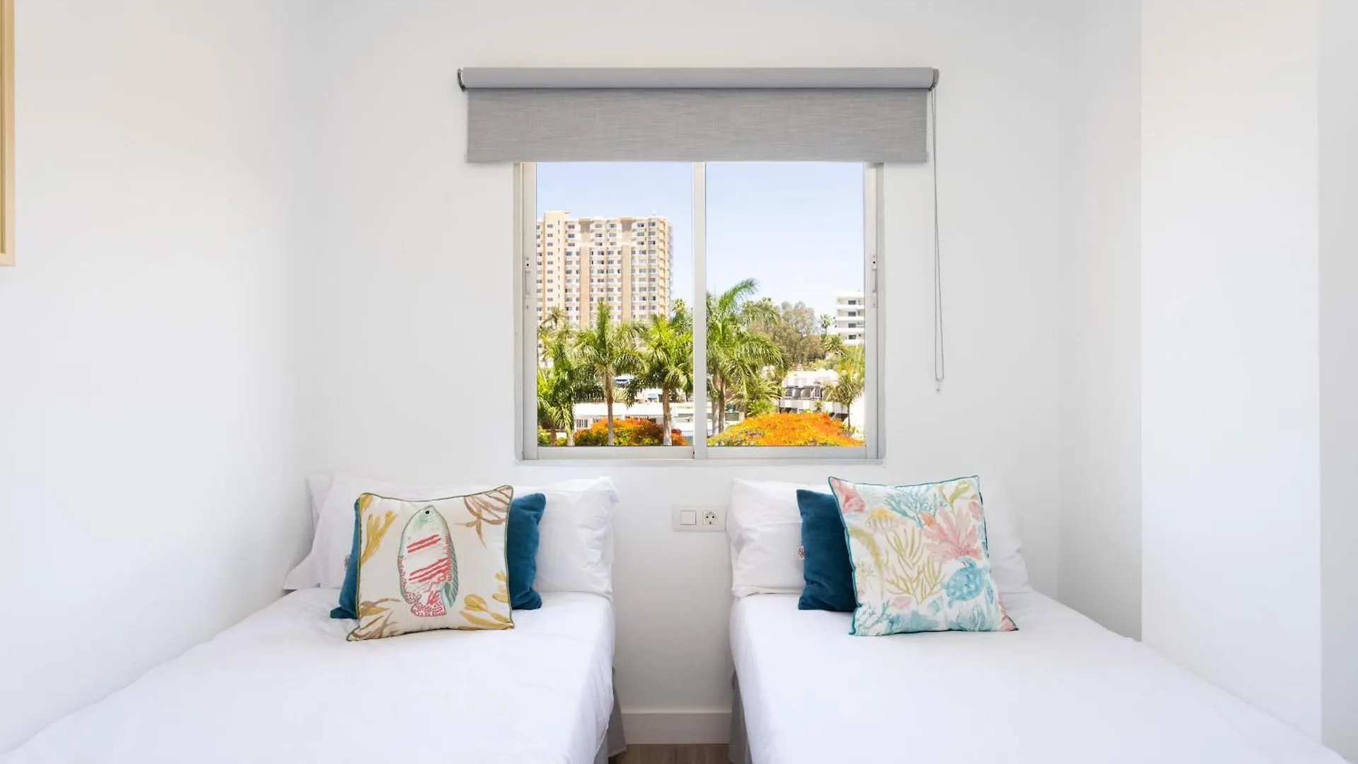 Home2Book Design Apt Terrace & Pool Los Cristianos إسبانيا